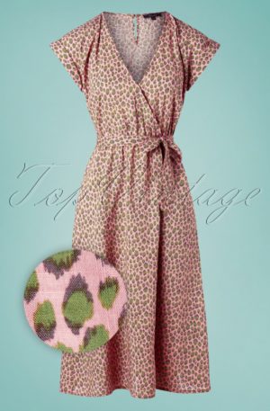 60s Doris Panthera Dress in Granny Pink