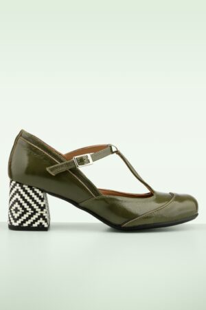 Adriana Bora T-Strap Pumps in Pino Grün