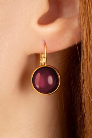 Vergoldete Ohrstecker in Aubergine