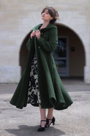 Anna Hooded Swing Mantel in Grün