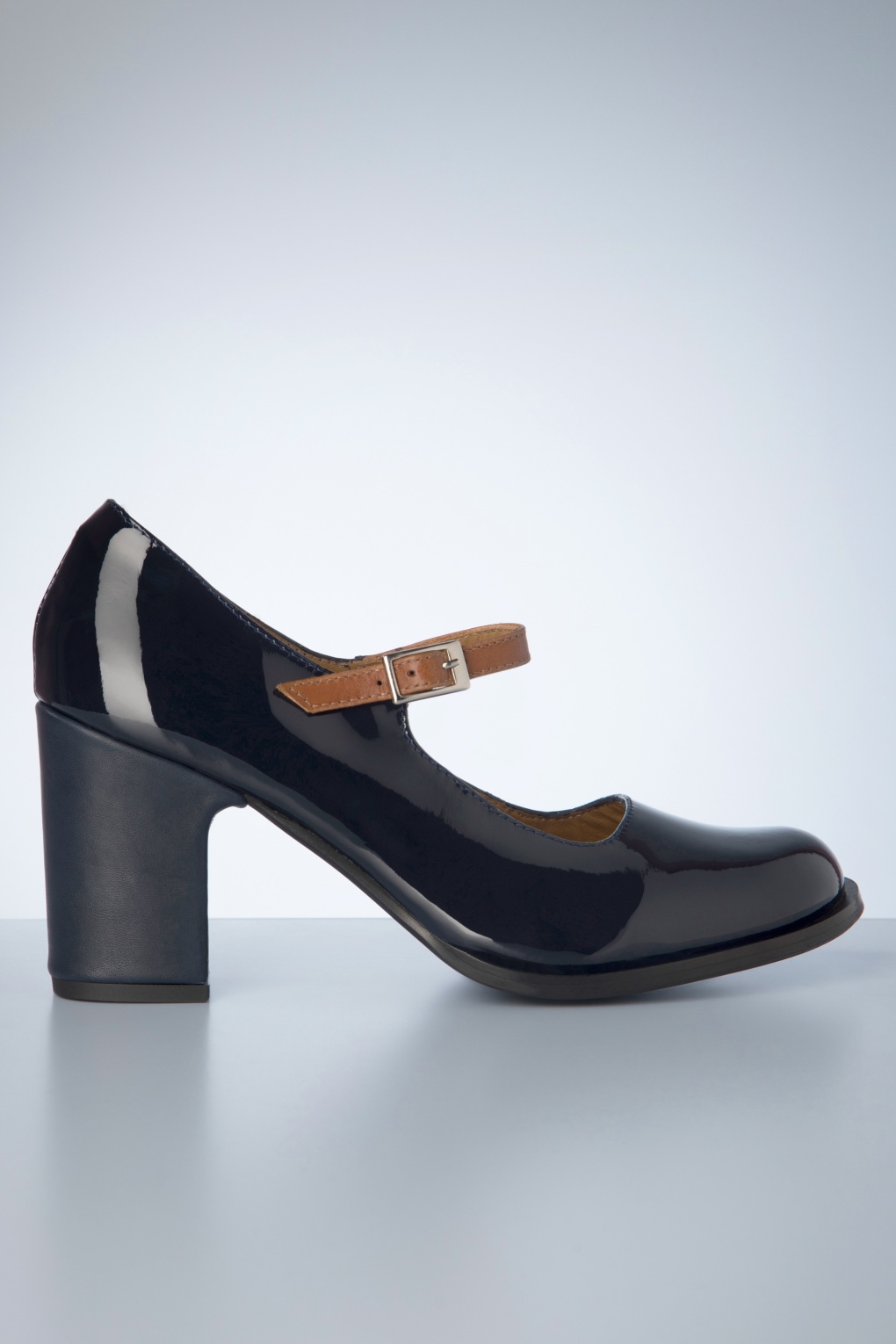 Atenea Mary Jane Pumps in Dunkelblau