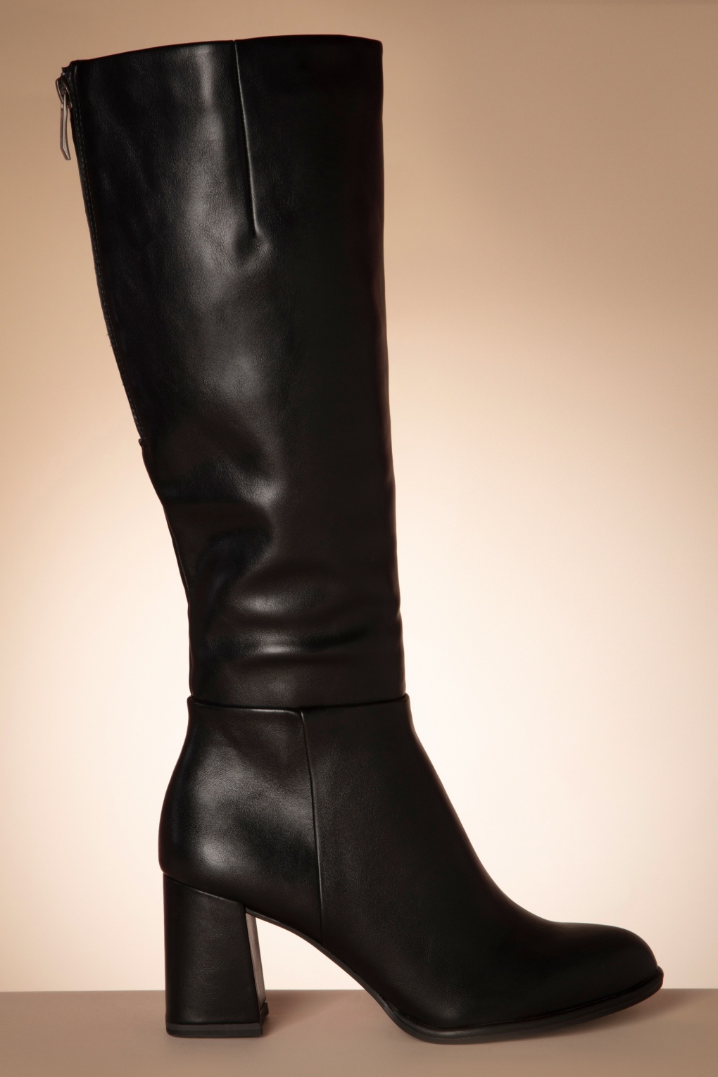 Ines Stiefel Schwarz