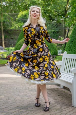 Josie Floral Swing Kleid in Schwarz und Gelb