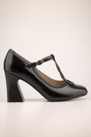 Mod Muse T-Strap Pumps in Schwarz