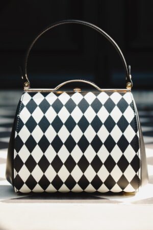 Rhona Harlequin Handtasche in Schwarz-Weiß