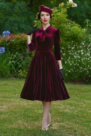 Vera Samt-Swingkleid in Weinrot