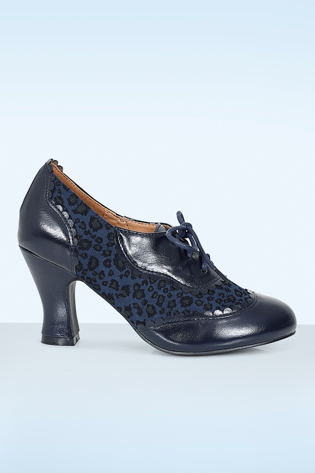 Bertie Leopard Schnürpumps in Marineblau