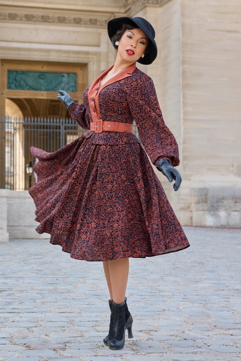 Thais Amber Leinen Swing Kleid in Navy und Ziegelrot