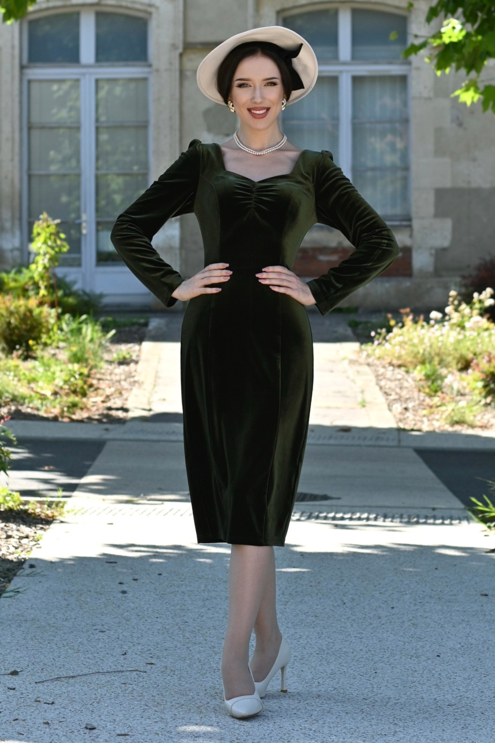 Carmen Etuikleid in Dunkelgrün - Samtoptik