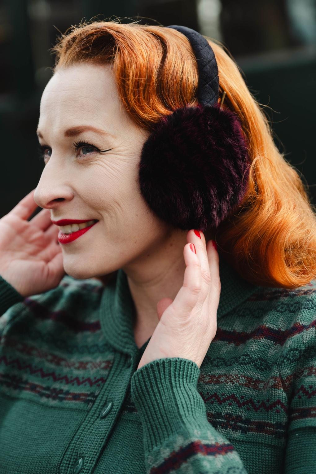 Donatella Ohrenschützer in dunklem Bordeauxrot