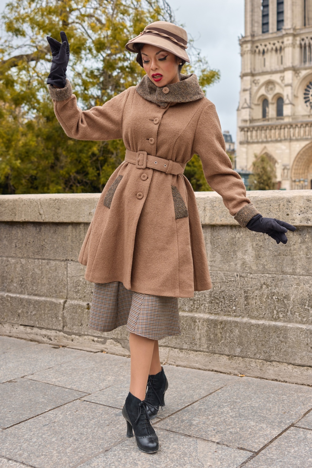 Adia Sadie A-Linien-Wollmantel in Sand