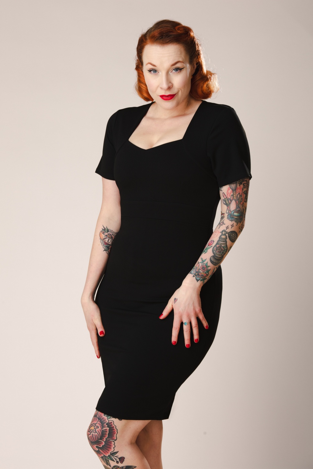 Exklusiv bei Topvintage ~ Elise Elegance Bleistiftkleid in Schwarz