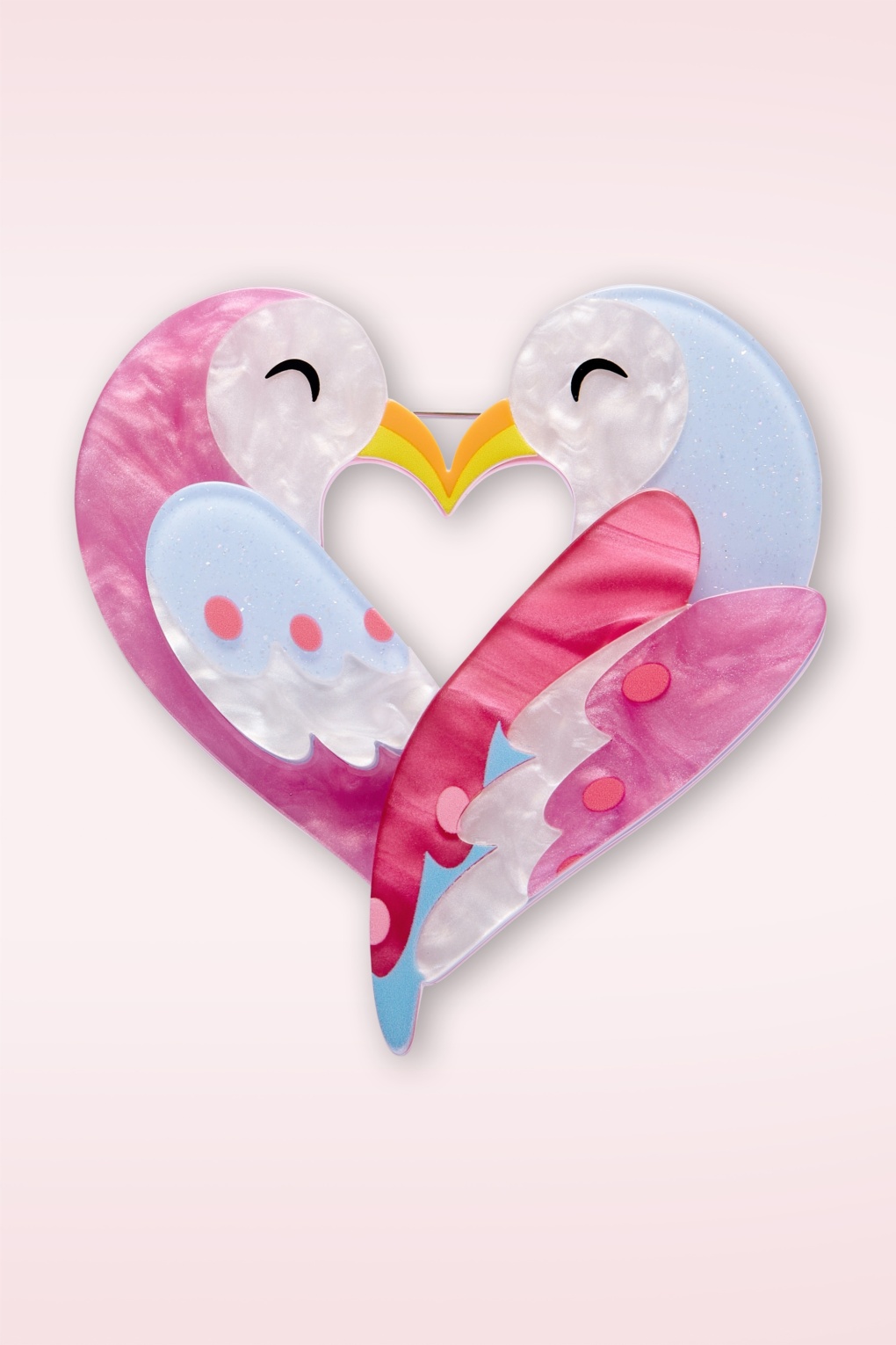 Nestled in Love Brosche