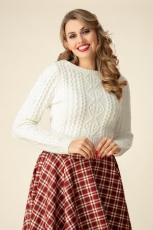 Winter Whisper Strickpullover mit Zopfmuster in Elfenbeinweiß