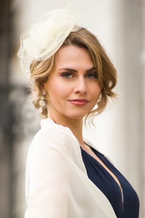 Bree Fascinator in Creme