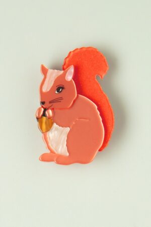 Cheeky Squirrel Brosche