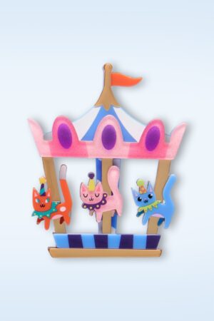 Meowy Go-Round Brosche