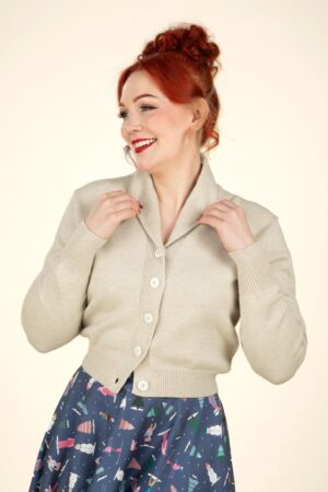 Violet Strickjacke in Elfenbeinweiß