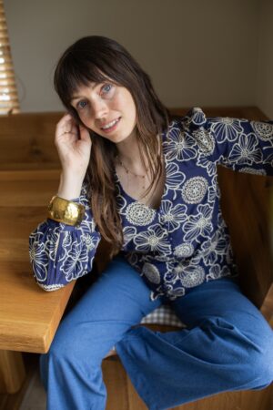 Celia Calina Bestickte Baumwollbluse in Dunkelblau