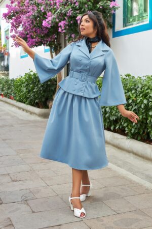 Francoise Regina Swing Rock in Himmelblau.