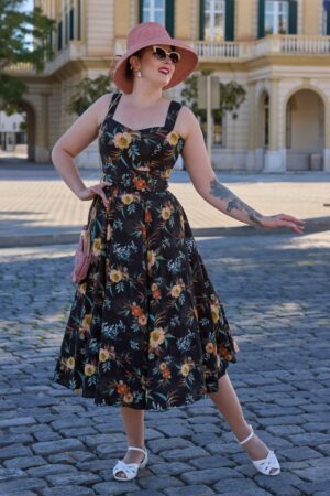 Maiwenn Lou Florales Swingkleid in Schwarz