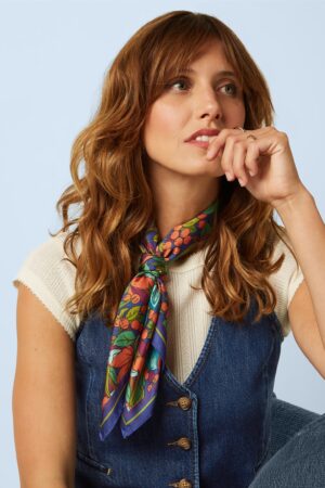 Satin Look Puerto Tuch in kräftigem Blau