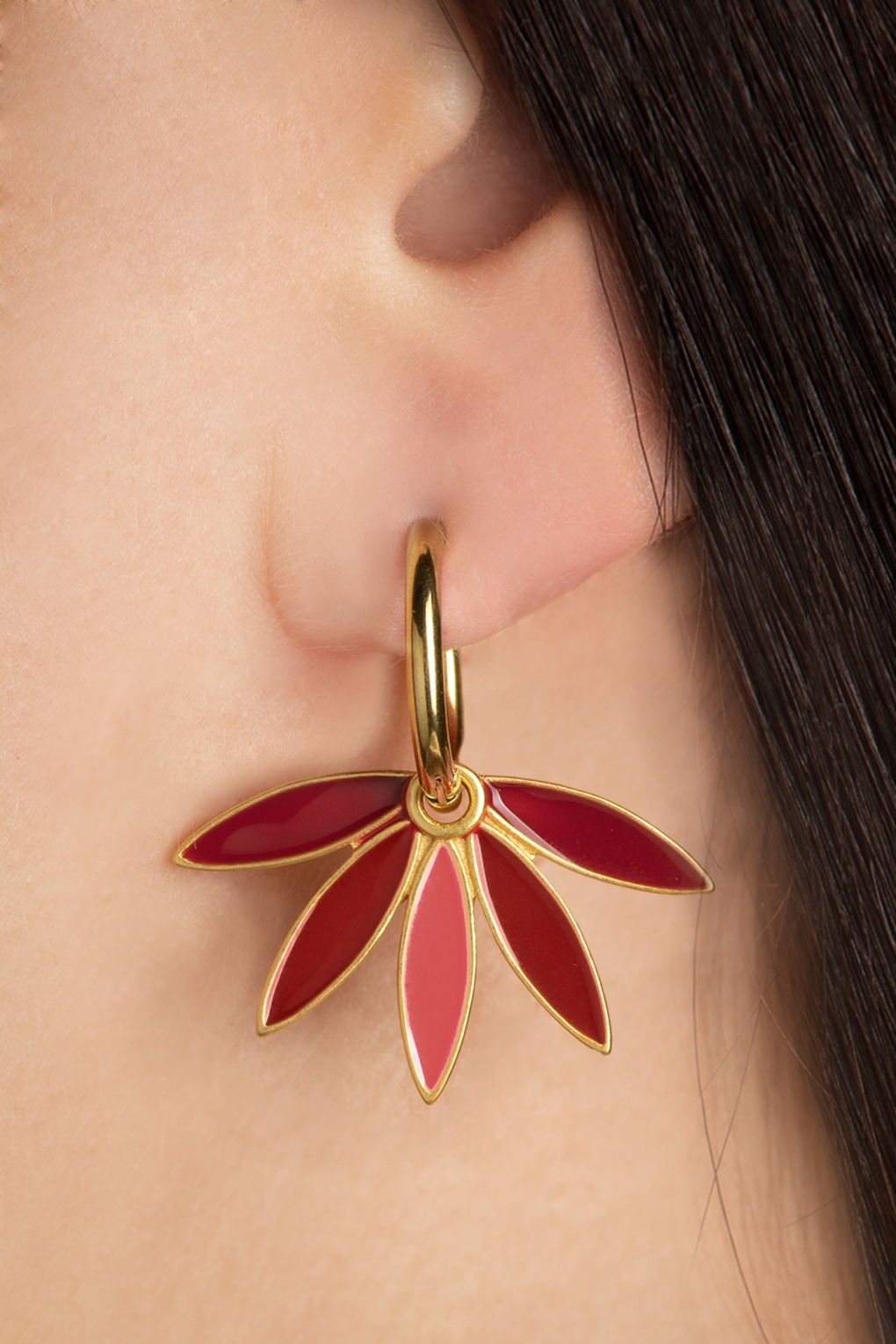 Vergoldete Gemma Ohrringe in Steinrot
