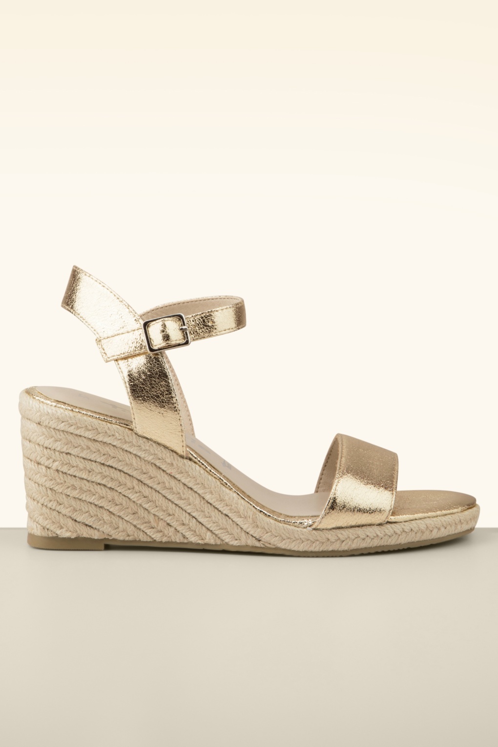 Winnie Wedges in Hellgold