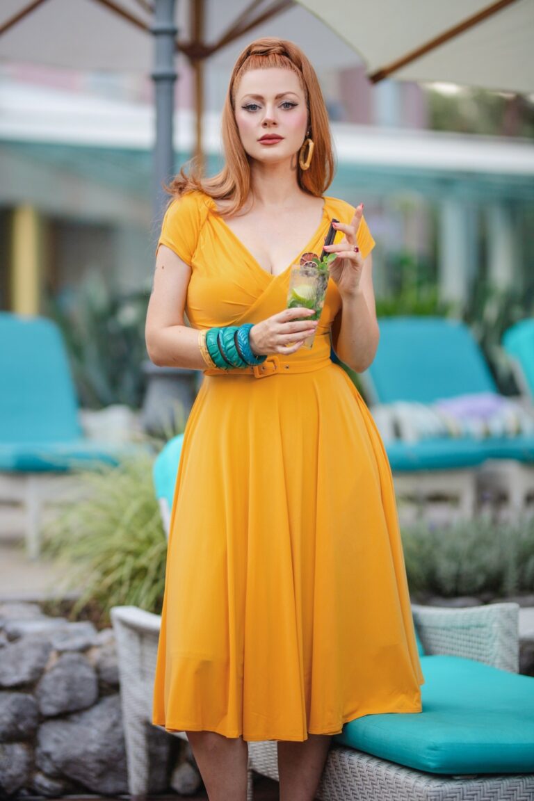 Exklusiv bei Topvintage ~ Marilyn Swingkleid in Bienengelb