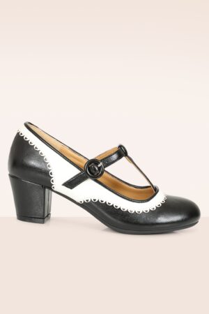 Vintage Voyager Pumps in Black and White