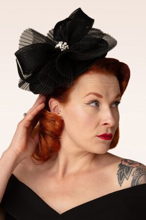 Lady Lou Fascinator in Schwarz