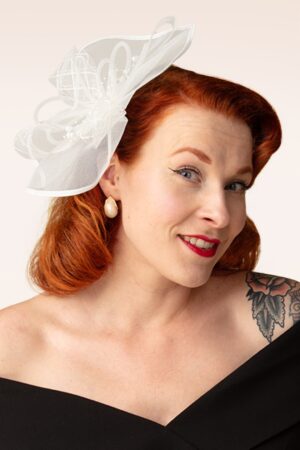 Mayfair Muse Fascinator in Creme